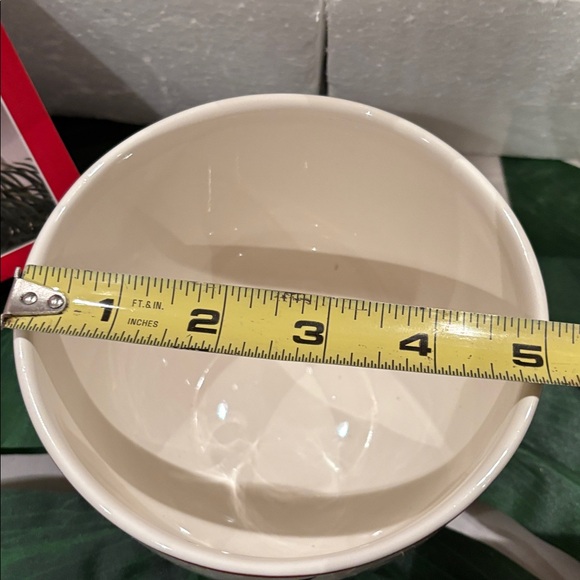 Lenox Winter greetings set of three bowls . - Picture 7 of 10
